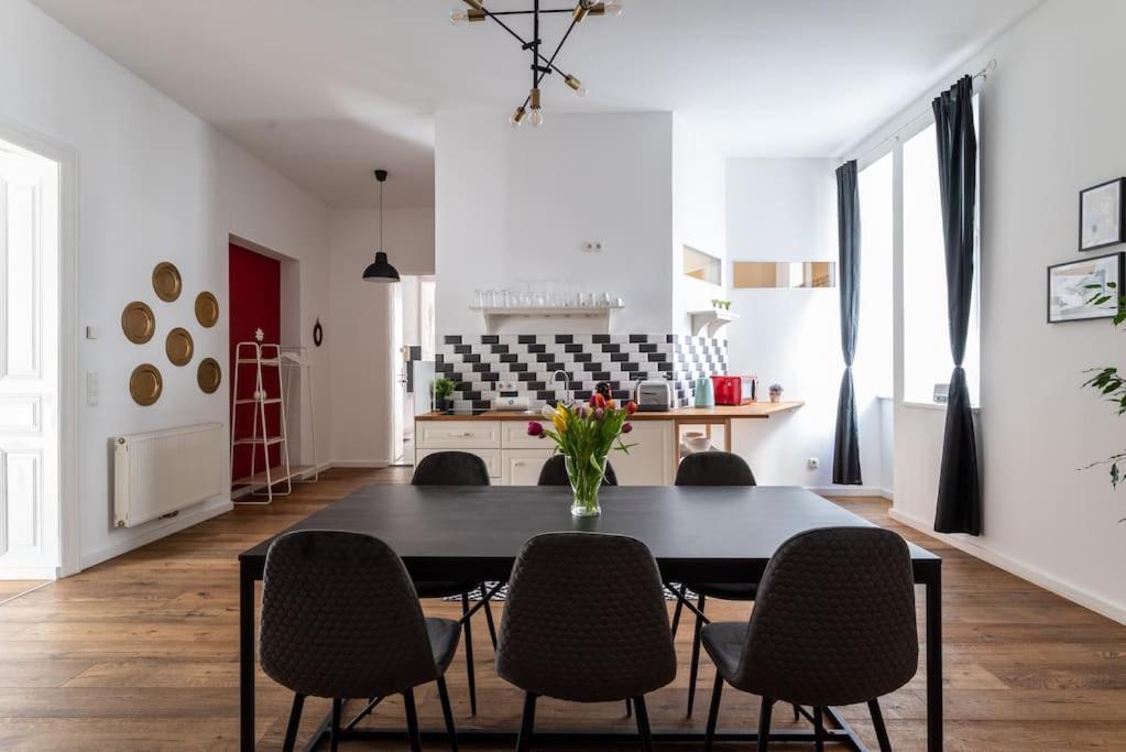 Spacious 2br By Metro And Center By Hm Apartament Wiedeń