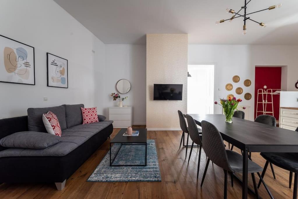 Apartament Spacious 2br By Metro And Center By Hm Wiedeń