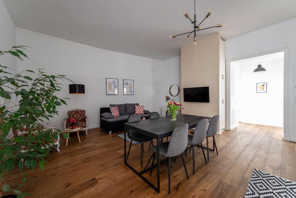 Apartament Spacious 2br By Metro And Center By Hm *