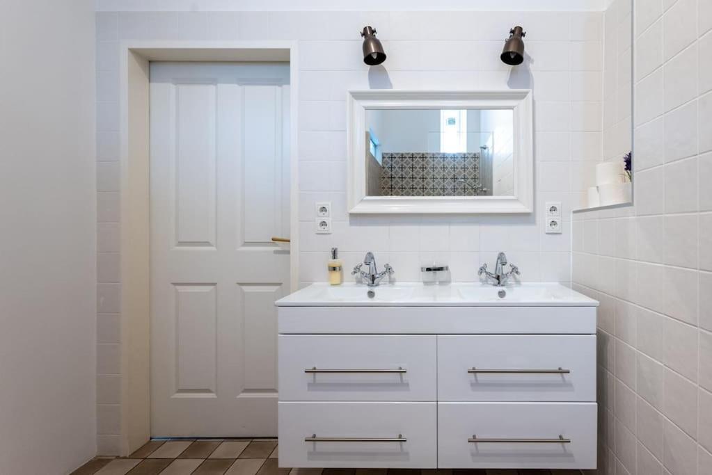 Spacious 2br By Metro And Center By Hm * Wiedeń