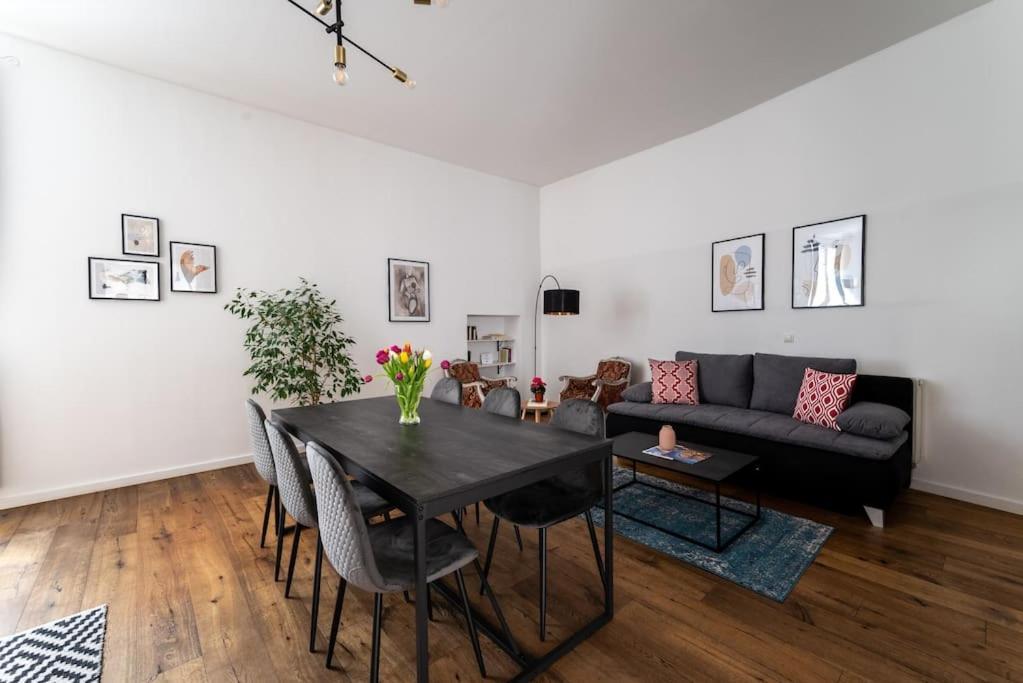 Spacious 2br By Metro And Center By Hm Apartament Wiedeń