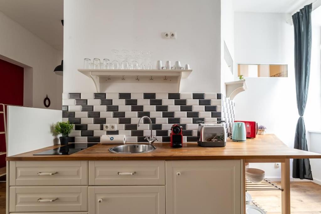 Apartament Spacious 2br By Metro And Center By Hm *